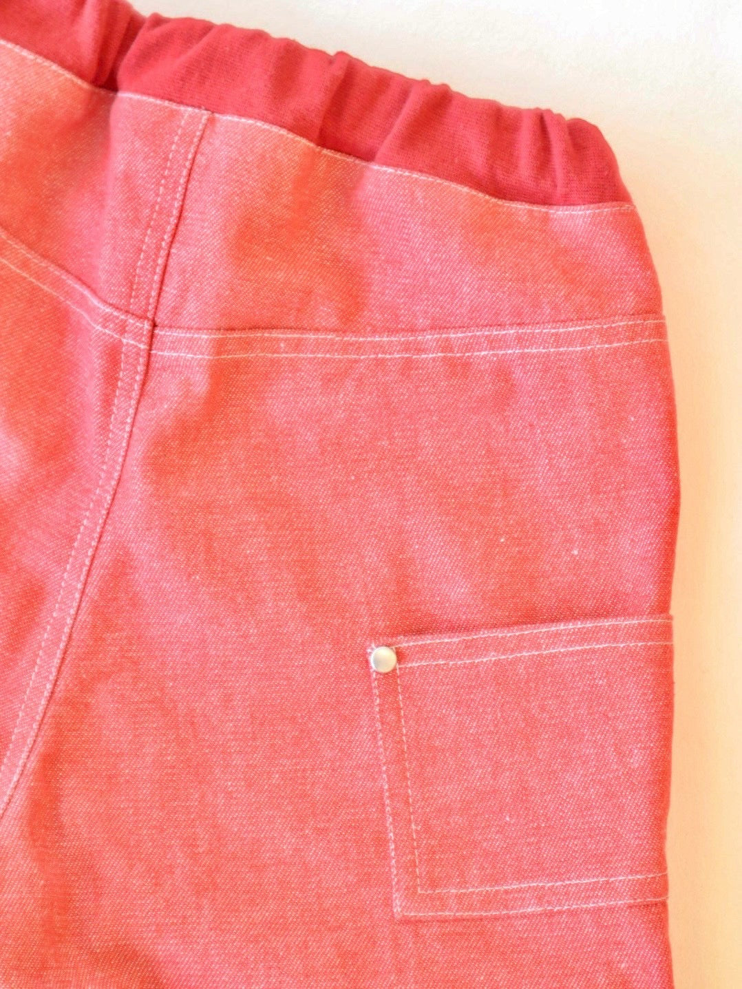 red denim pants<span>ロングパンツ</span>