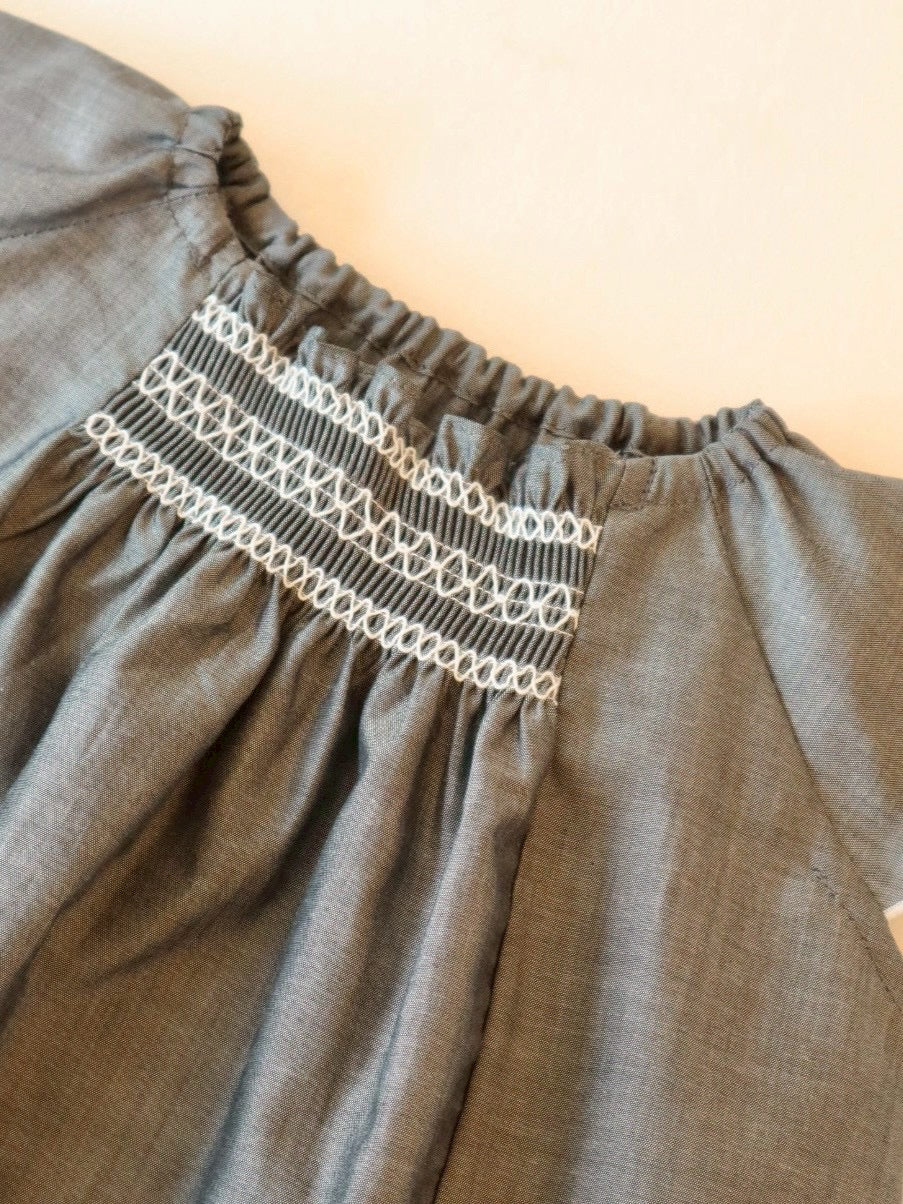 Chambray smocked dress(baby)<span>ベビーワンピース</span>