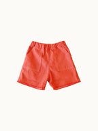 red frayed-hem denim shorts<span>ショートパンツ</span>